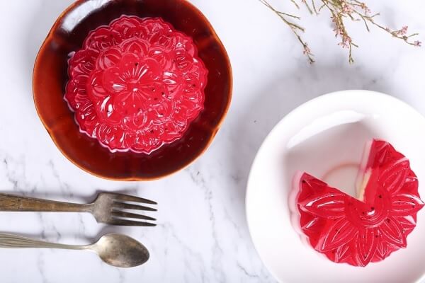 Read more about the article Cách làm Bánh Trung Thu rau câu thanh long đỏ nhân flan