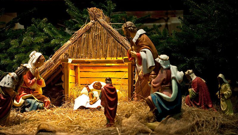 Hang đá máng cỏ Hang đá máng cỏ