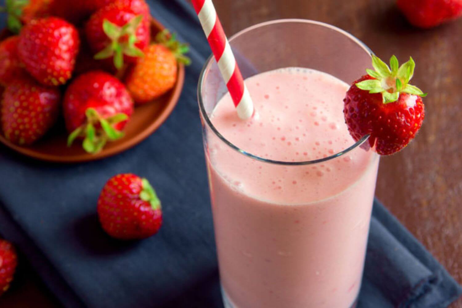 Sinh tố dâu tây sữa chua
